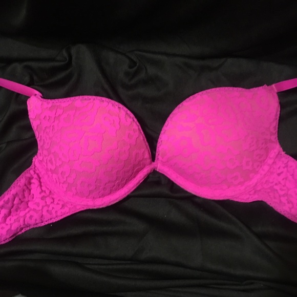 VS “The Lacie” Push up Bra! - Picture 3 of 6